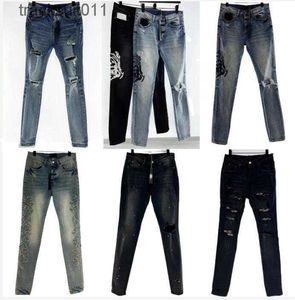 Jeans voor heren Heren paarse ontwerpers Jean Hombre broek Heren Borduren Patchwork Ripped Brand Motorcycle Pant Skinny ripped voor trend vintage broek 240229