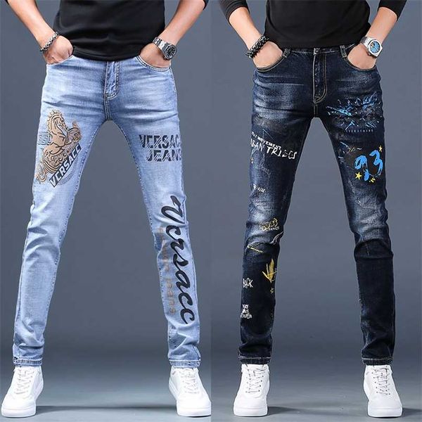 Pantalones vaqueros para hombre, pantalones vaqueros elásticos con estampado, pantalones vaqueros coreanos adelgazantes, informales, fáciles de combinar, ligeros de lujo para hombre. 211108