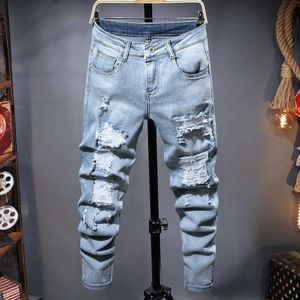 Jeans masculin pour hommes en jean déchiré concepteur d'automne ultra-mince adapté au pantalon de jean noir et bleu