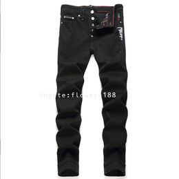 Jeans masculinos Nuevos jeans negros de botón de altura media 2024 Jeans negros bordados para hombres jeans jeans modernos jeans de mezclilla para mujeres jeans con jeans con puño PP QP