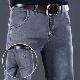 Jeans masculin New Mens Luxury Korean Fashion 2024 Automne et Spring Designer Streetwears Boyfriend Denim Slim Casual Pants Q240427