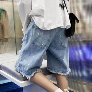 Jeans pour hommes Short en jean perforé pour l'été Mince Lavé Coupe ample Marque de mode américaine Bord rugueux Casual Pantalon à cinq points