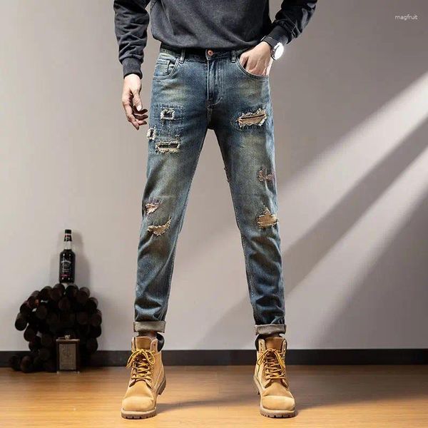 Jeans pour hommes perforés avec un drapé ample et une jambe droite, pantalon de mendiant haut de rue, extensible décontracté pour hommes