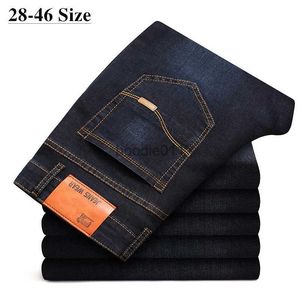 Jeans Homme Grande taille classique hommes jean droit mince mode affaires décontracté élastique Denim pantalon noir bleu marque pantalon 40 42 44 L231220