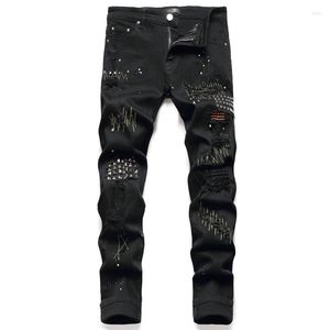 Jeans pour hommes Punk Ripped Collants Noir Hommes Slim Fit Brodé Rivets Pantalon Calca Skiny Masculina Pantalon Streetwear Broken Hollow Out