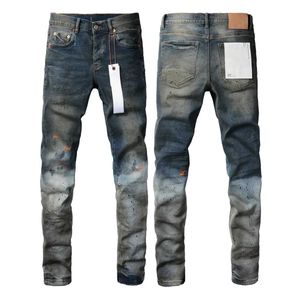 Les jeans de marque Roca en jean pourpre sont à la mode et la peinture industrielle lourde de la rue de haut niveau est utilisée pour réparer les pantalons en denim serrés à basse hauteur J240527