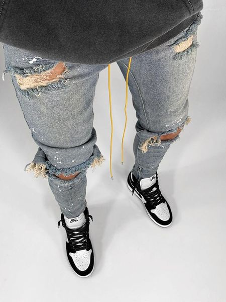 Jeans de hombre Ripped Men Skinny Fit Primavera Verano Rodilla Agujeros rotos Hip Hop Peicils Pantalones Streetwear Cremalleras pintadas desgastadas DesingerMen's