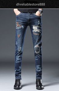 Jeans pour hommes Slim Fit petit pied broderie marque de mode élastique petit pantalon droit polyvalent haut de gamme pantalons décontractés pour hommes