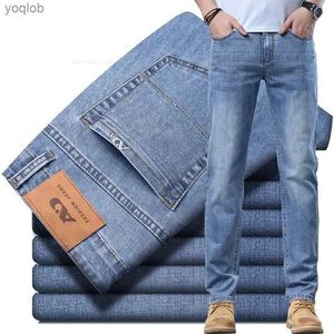Jeans masculins printemps et été minces minces jeans décontractés en tissu élastique classique pantalon droit masculin marque bleu clair denim shortsl2404