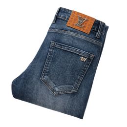Jeans para hombres Primavera Otoño Hombres Slim Fit European American TBicon Marca de gama alta Pequeños pantalones rectos F260-02