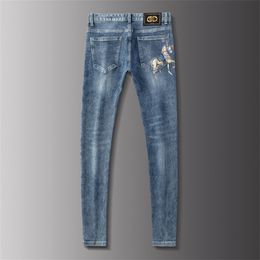 Jeans pour hommes, coupe slim, pantalon à petites jambes, tendance, dessin animé coloré, motif cheval imprimé, pantalon décontracté, printemps