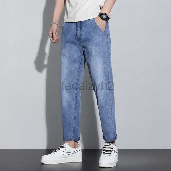 Jeans masculin printemps / été nouveau jeans masculin jeunesse élastique petite jambe droite masculine bleu clair neuf jeans divisés plus pantalon taille