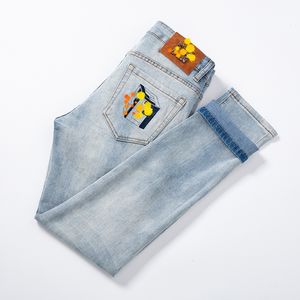 Jeans masculin printemps d'été mince masculin slim fit européen américain fficon marque haut de gamme petit pantalon droit Q9577-01