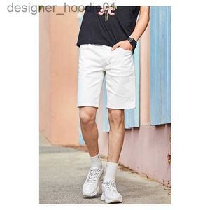 Jeans pour hommes Summer White Denim Shorts Hommes Pantalons à cinq points à la mode Style coréen Slim-Fit Droit Polyvalent Mince Stretch Casual L230916