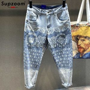 Jeans pour hommes Supzoom 2022 Nouvelle arrivée Vente chaude Top Mode Imprimer Jeans légers Hommes Modèle abstrait Casual Motifs ethniques Denim Quatre saisons J230922