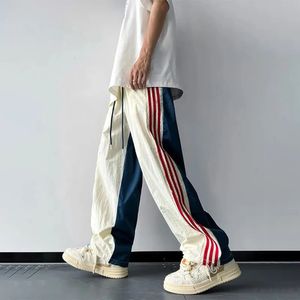Jeans para hombres Tres líneas verticales Pantalones deportivos Otoño Fino American Street Color a juego Suelto Casual Rayado Contraste 231120
