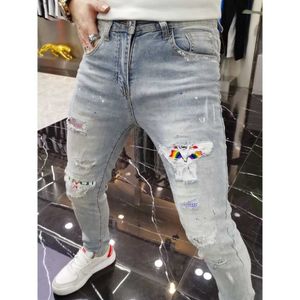 Heren jeans vintage heren luxe kpop 2024 Nieuwe casual slanke denim lente en herfst gescheurde Koreaanse stijl stretch broek Q240427