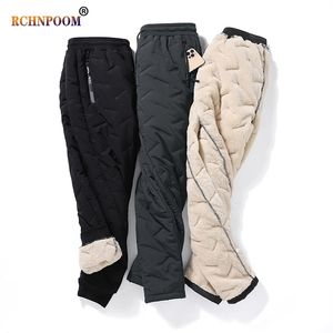 Pantalones vaqueros de invierno para hombre, pantalones de chándal gruesos y cálidos de lana de cordero, pantalones casuales a prueba de agua para correr a la moda, pantalones de talla grande de lana 220920