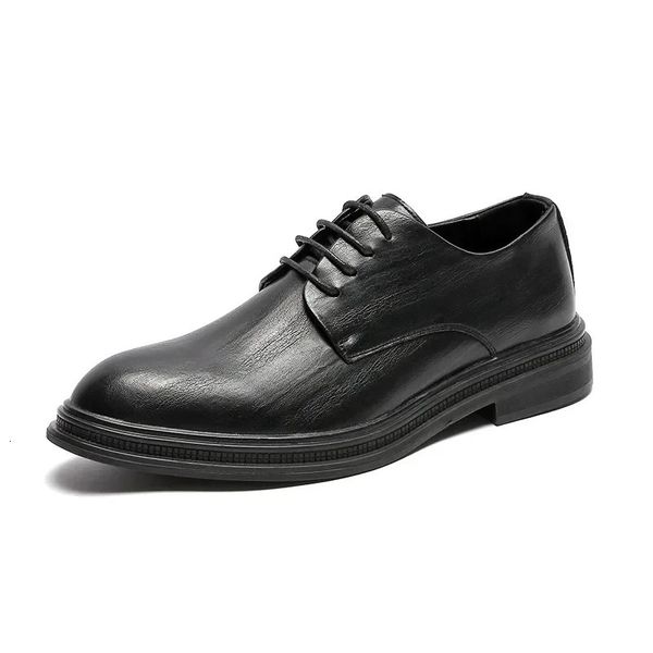 Vestido de cuero para hombres Fashion Casual Wedding Groom Zapatos para el hombre Versión coreana Color sólido Masculino 240106