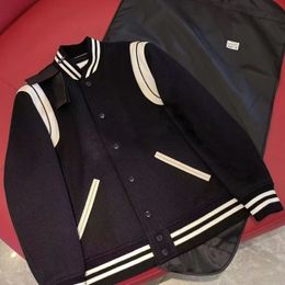 Herenleer Faux honkbal uniform echte wollen jas dezelfde stijl voor mannen en vrouwen kort jas modepaar kleding 230216