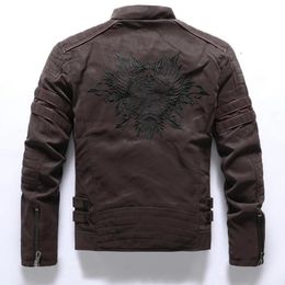 Heren lederen faux PU jassen motorfiets mode borduurwerk schedel trendy merk piraat terug teken herfst winter outdoor fleece jassen 231020