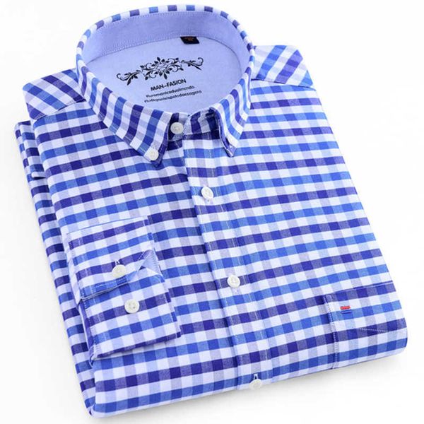 Camisa de vestir Oxford azul de manga larga para hombres con bolsillo en el pecho izquierdo Algodón Masculino Casual Botón sólido Camisas 5XL 6XL Tamaño grande 210609