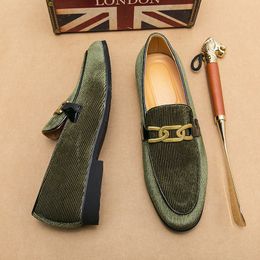 Mannen Luxe Corduroy Brogues Leren Schoenen Mode Metalen Gesp Dagelijkse Zakelijke Schoenen Loafers Loafers Grote Maat