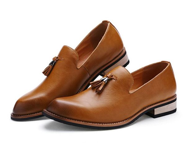 Zapatos de lujo para hombre, zapatos de cuero para hombre, vestido con flecos de tacón bajo a la moda, botines Brogue de primavera, zapato informal clásico Vintage para hombre