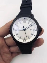 Chronomatique de montre de luxe masculine Chronographe Chronographe Small Cadon Fonctionnement Sapphire Ocean Sports Watch 44 mm Case en acier inoxydable Black Black Rubber
