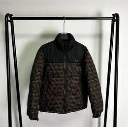 Abrigos de ropa exterior para hombres 2023 F1890 chaqueta de diseñador con paneles negros para hombres chaquetas de invierno acolchadas de algodón de lujo de manga larga abrigo cálido para hombres