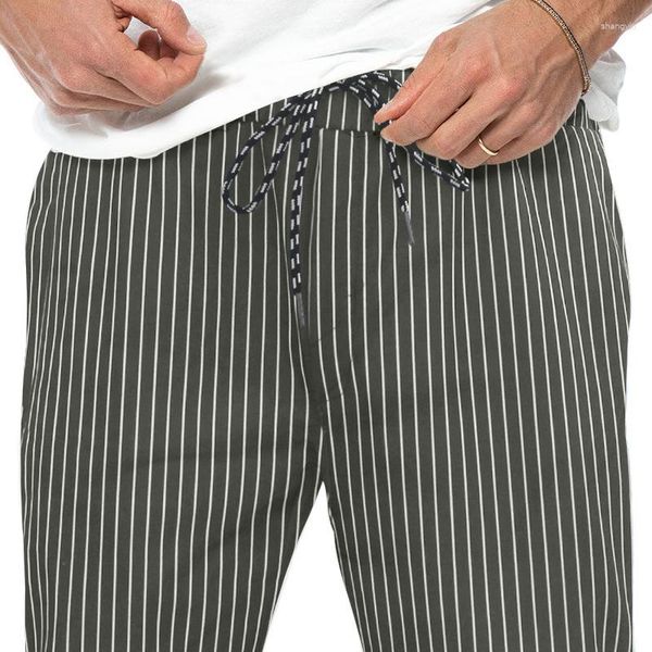 Pantalones para hombres 2023 Producto de verano de comercio exterior transfronterizo Producto de verano Pequeño Lace hacia arriba Fit a rayas