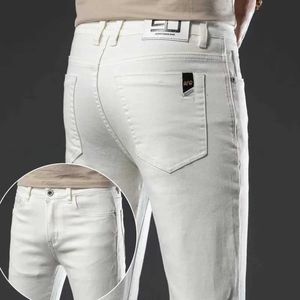 Pantalons pour hommes 2023 Nouveaux jeans blancs pour hommes Été hommes coton business stretch slim fit denim pantalon Nouveau jeans décontractés pour hommes J240328