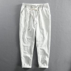 Pantalon pour hommes de longueur de cheville pour hommes blancs blancs minces vêtements coréens harem décontracté pour les hommes à rayures à rayures vintage plus taille