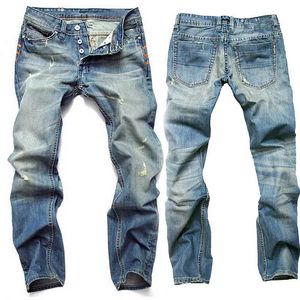 Pantalon masculin Blue Straight Button Mens European et American Tearing régulièrement adapté aux jeans en denim jeans nostalgiques jeans surdimensionnés toutes saisons J240527