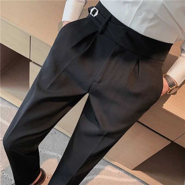 Pantalones para hombres Estilo británico Hombres Pantalones de vestir casuales de negocios Hombres Diseño de cinturón Pantalones delgados Oficina formal Vestido de fiesta de boda social Pantalón de traje zln231125