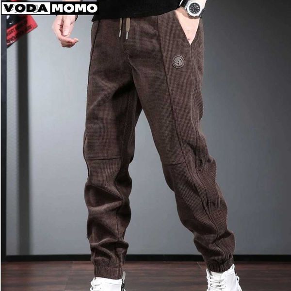 Pantalones de hombre Pana marrón Ropa de trabajo de lujo para hombres Bolsa de trabajo Primavera y otoño YQ240115