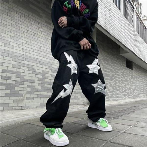 Pantalones de hombre de moda de mezclilla negra para hombre parche de pentagrama plateado Hip Hop Shreetwear pantalones vaqueros casuales sueltos pantalones Harajuku de Color de contraste