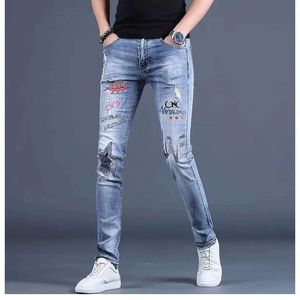 Pantalones para hombres jeans azules de alta calidad clásica calle decorativa bordada fit de jeans casual coreano fresco y sexy;Q240429