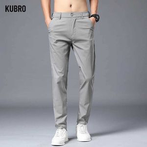 Pantalones para hombres kubro 2024 pantanos de verano pantalones casuales delgados pantalones delgados rectos de moda macho jogging elástico pantalones de chándal transpirable Q240525