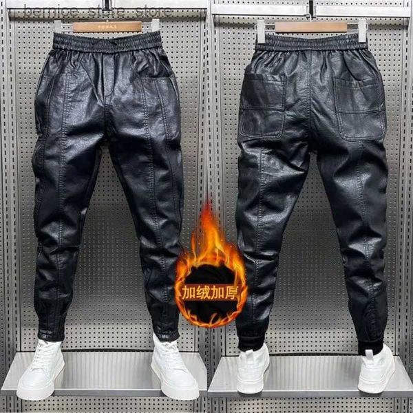 Pantalones para hombres sueltos casual harem imitación cuero hombres otoño invierno engrosado vellón a prueba de viento ropa exterior pantalones masculino motocicleta pantalones de cuero Q231201