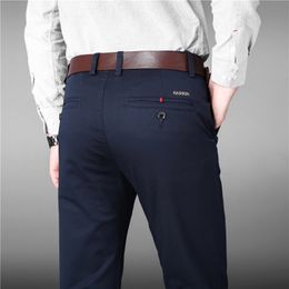 Pantaloni maschili di lusso dritti uomini casual maschi pantaloni designer di alta qualità primaverile autunno elegante per il tempo libero pantaloni formali lunghi 230920