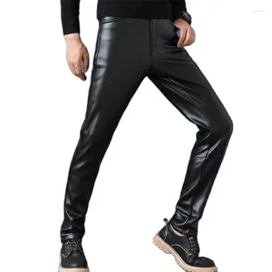 Pantalones para hombres machos gruesos PU pantalones capris hombre de cuero terciopelo pantalones delgados calientes pantalón de motocicleta elástica