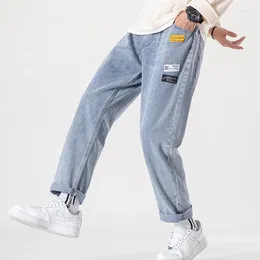 Pantalons masculins Streetwear de haute qualité Ripped Nostalgic Scratted Jeans Coton Cotton Slim Fit Denim Stretch Panton Male Pant 2024