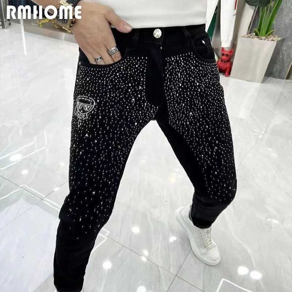 Pantalones para hombres Jeans negros de lujo diseño de diamantes de diamantes de diamantes de lujo pantalones de lápiz masculinos delgados de estilo slim