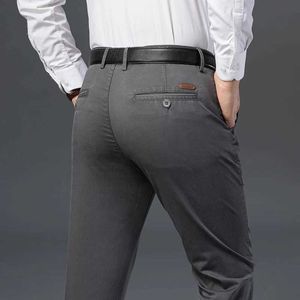 Pantalon masculin pour hommes Business Casual Lyocell Cotton Elastic confortable confortable pantalon d'automne solide droit noir gris bordeaux Q240429