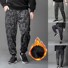 Pantalons pour hommes Sports d'hiver pour hommes Pantalons de camouflage en velours épais en vrac décontracté 12 chaussettes