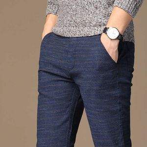 Pantalons pour hommes MRMT 2022 Brand New Pantalons pour hommes Casual Élastique Droite Hommes Pantalons Épais Pour Hommes Hommes Rayé Pantalon Vêtements Homme Pantalon W0325