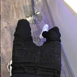 Pantalones para hombres Nuevos hombres Tendencia Jeans rasgados negros Moda Calle Pantalones con agujeros Acogedor Diseño flaco Hot Rhinestone Stretch Pantalones de mezclilla lavados suaves J230918