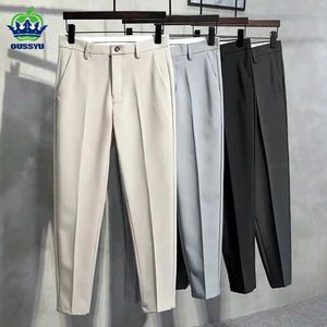 Pantalones para hombres nuevos pantalones de verano de primavera hombres delgados clásico clásico gris negro pantalones formales coreanos lisas pantalones masculinos talla grande 27-40 42 y240514