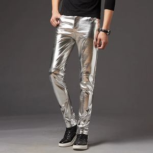 Pantalon pour hommes en cuir PU brillant coupe ajustée mode discothèque pantalon de fête danse mince 231218